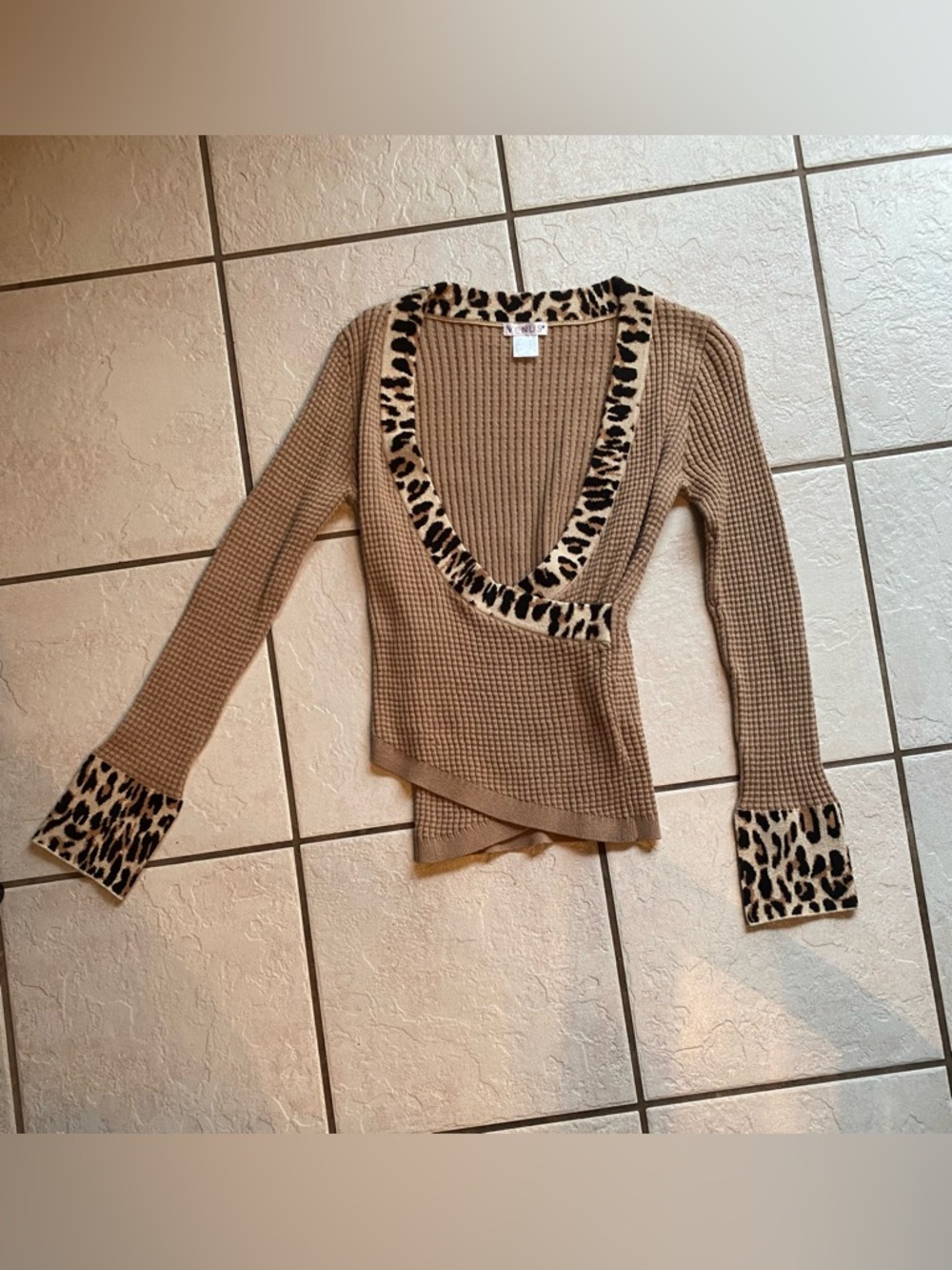 VENUS Tan Waffle Knit Top with Leopard Trim Size XS. NWOT